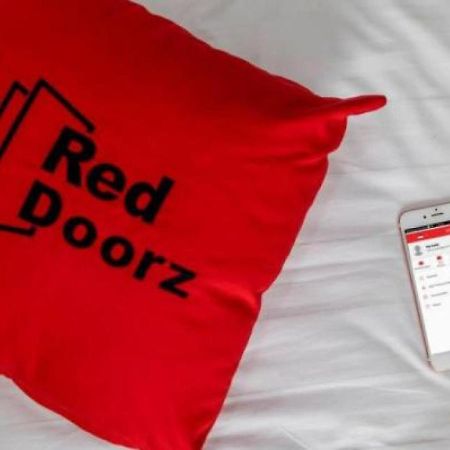 Hotel Reddoorz Plus @ Catania Soma Rajawali Palembang Exterior foto