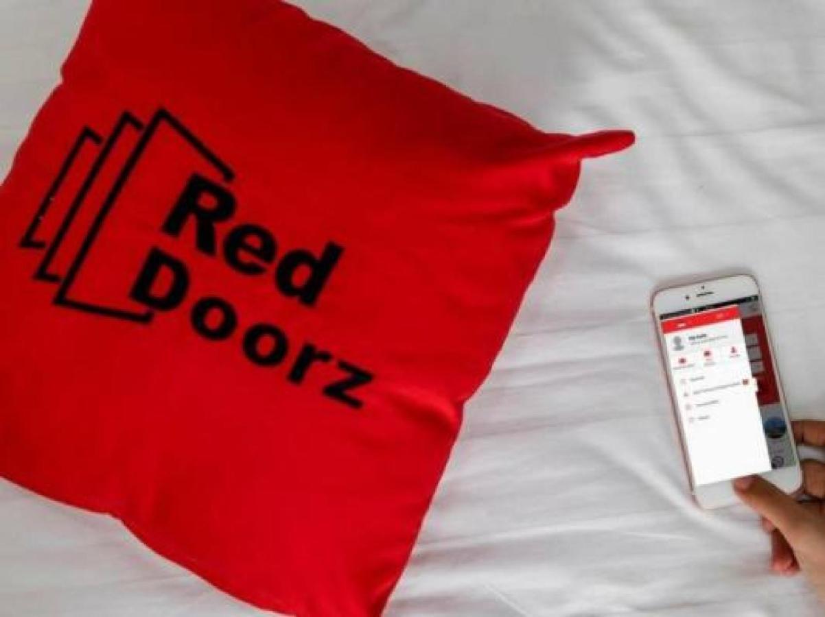 Hotel Reddoorz Plus @ Catania Soma Rajawali Palembang Exterior foto